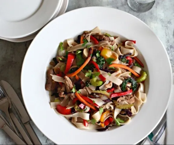 Pulykás rizstészta wokban recept