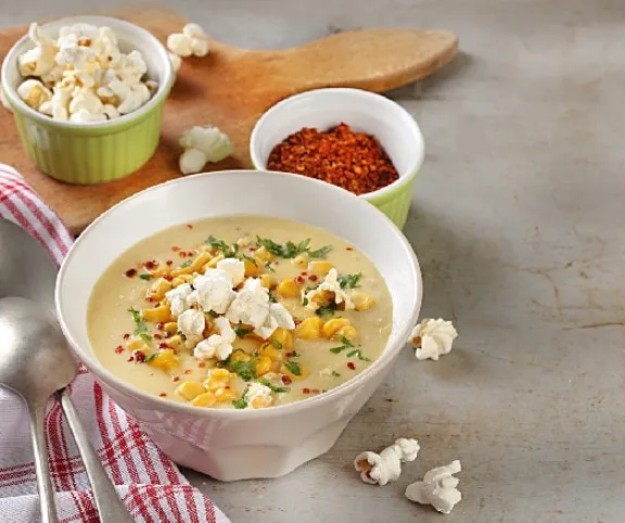 Hideg kukoricakrémleves popcornnal  recept