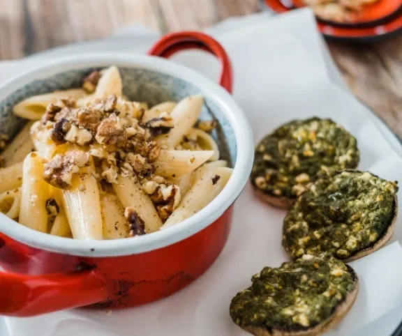 Spenótos töltött gomba diós tésztával recept
