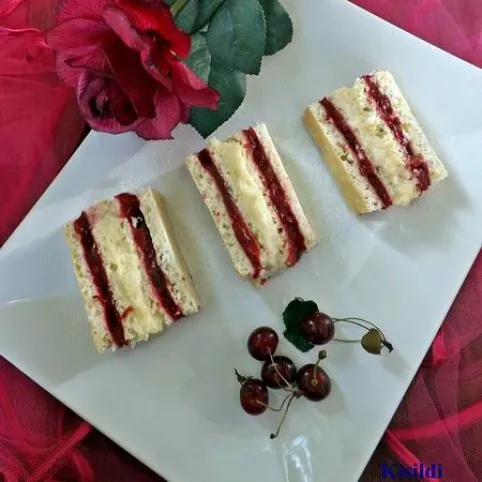 Meggyes-krémes szalalkális szelet recept