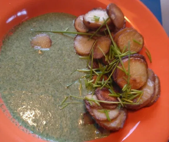 Zsályás parajkrém pirított kiflikrumpliaval recept