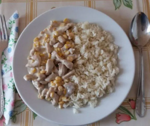 Kukoricás-tejszínes csirkemellragu recept