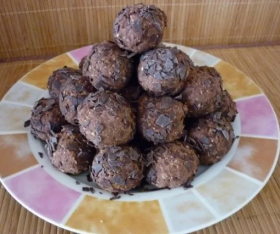 Rumos-csokis kekszgolyó recept
