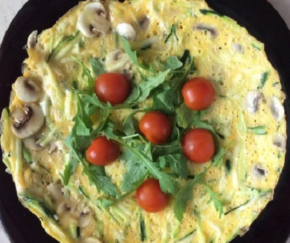 Cukkinis-gombás omlett recept