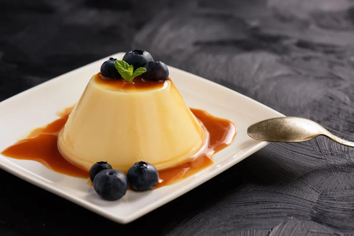 A különleges creme caramel házilag főzött puding (Shutterstock)