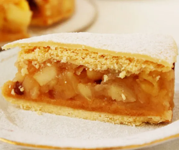 Almatorta marcipánréteggel recept