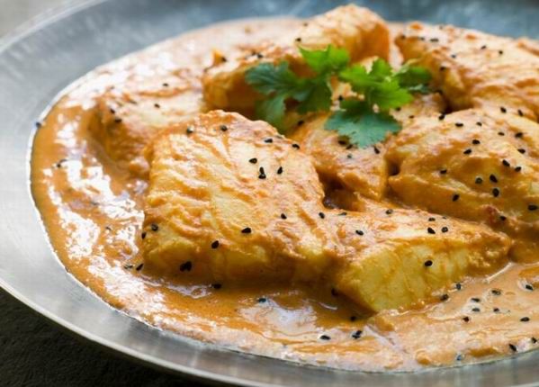 A gazdag indiai curry nem csak kókusztejet, de reszelt kókuszt is tartalmazhat