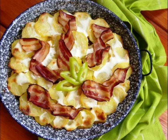 Magyaros rakott krumpli recept