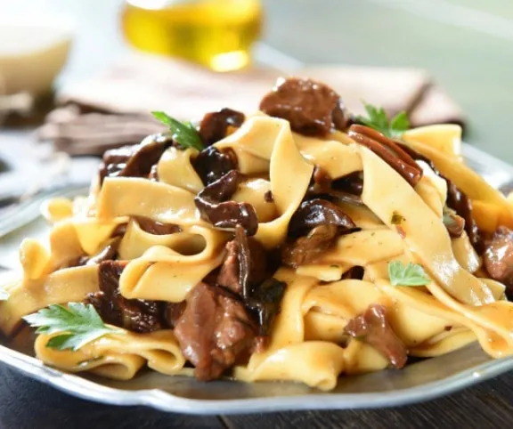 Metélt tészta gombamártással recept