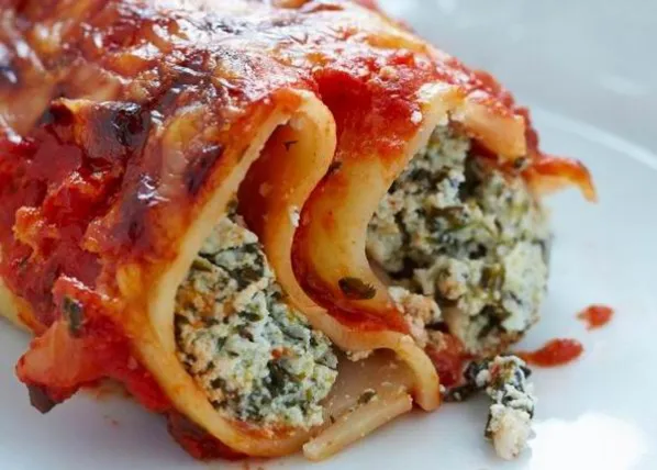 Canelloni alapja is lehet a lasagne tésztája