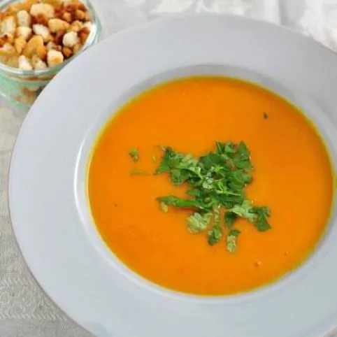 Gyömbéres-korianderes sütőtökkrémleves recept