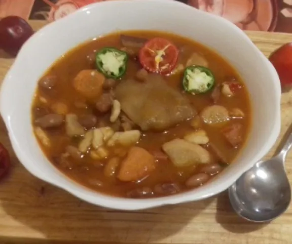 Bableves füstölt hússal és körömmel recept