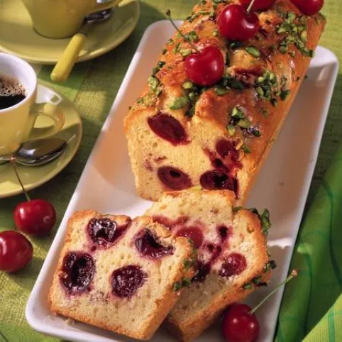 Cseresznyés-pisztáciás sütemény recept