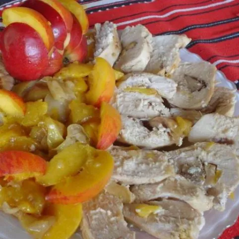 Almás-barackos csirkemelltekercs recept