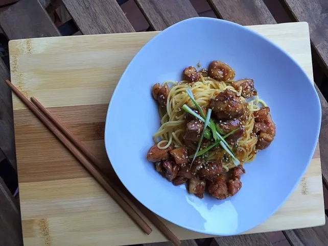Szezámos csirkefalatok gluténmentesen recept