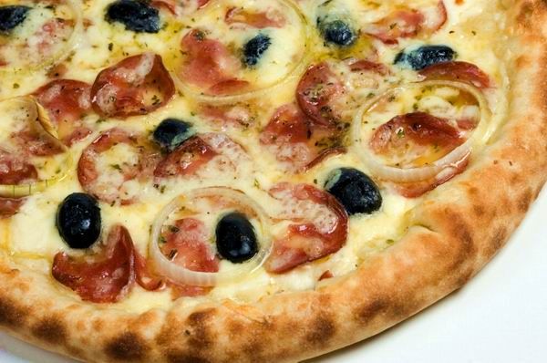 Pizza vagy pompos? Nagy a rokonság: csak a feltét különbözik