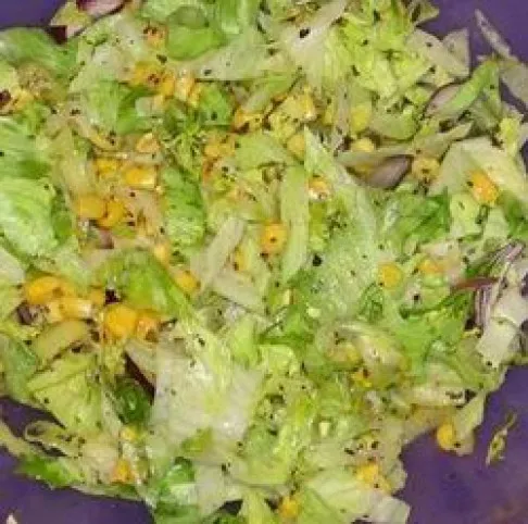 Kukoricás jégsaláta recept