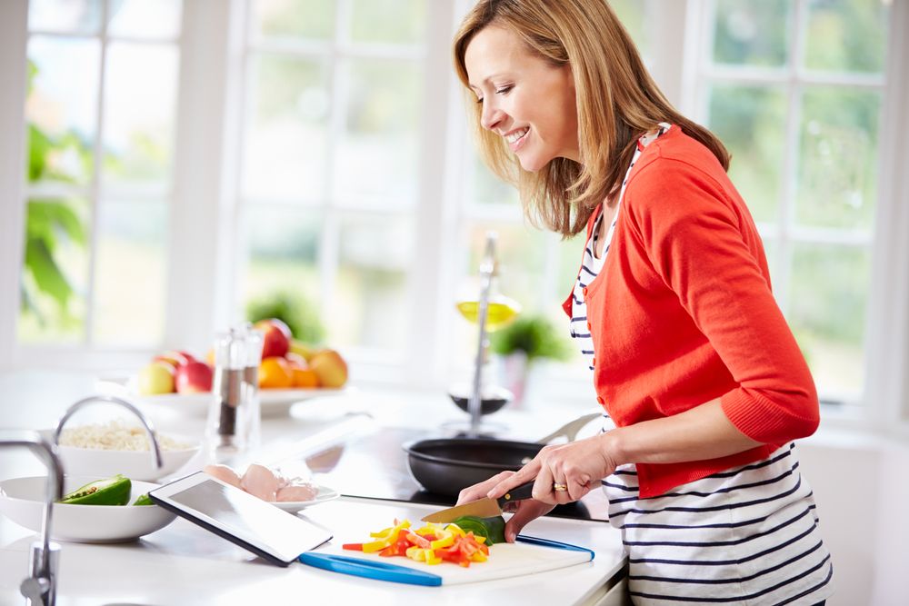 Ha a zöldpaprika mellé egy csípőset is teszel, még finomabb lesz a csirkepaprikás /Fotó: Shutterstock