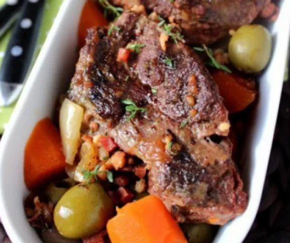 Olívabogyós marhapofa  recept