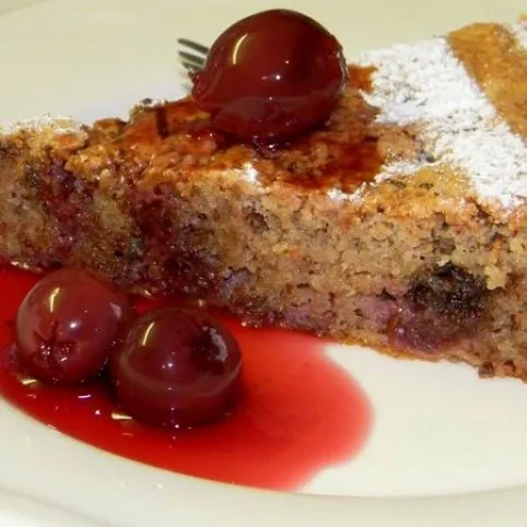 Meggyes-csokis-mandulás sütemény recept