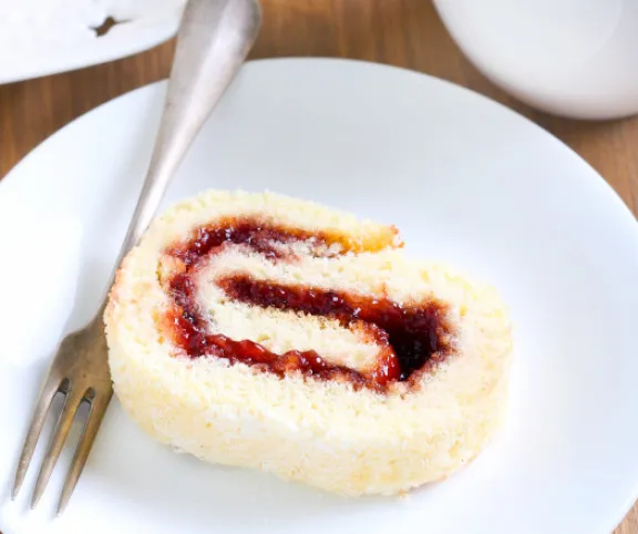 Meggylekváros piskótatekercs recept