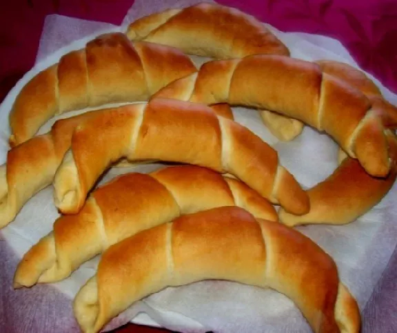 Egyszerű házi kifli  recept