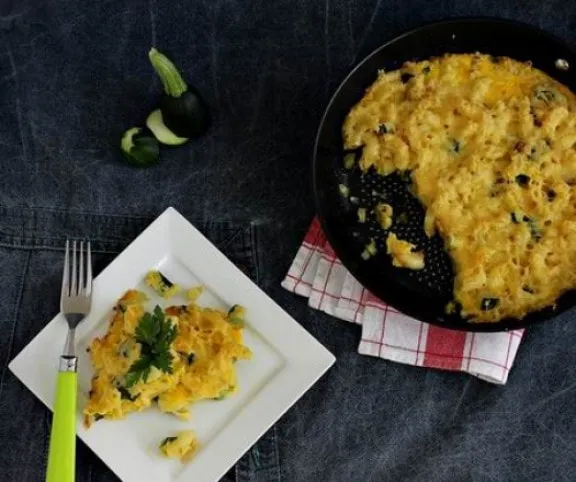 Cukkinis-tésztás frittata recept