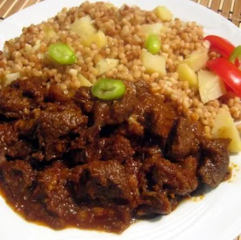 Szüreti marhapörkölt krumplis tarhonyával recept