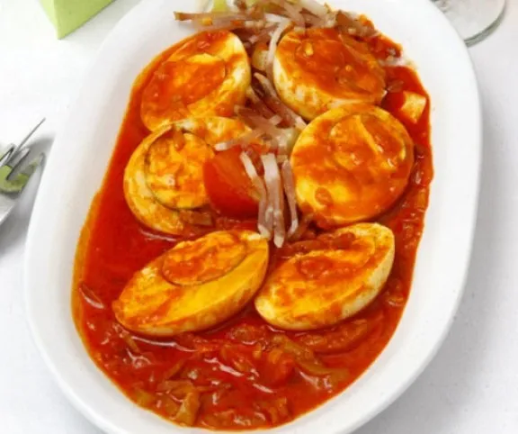 Tojáspörkölt sonkával recept