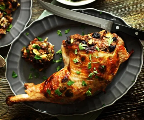 Gesztenyével töltött pulykacomb recept