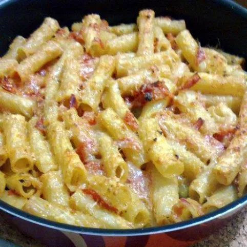 Parmezános-paradicsomos tészta csőben sütve recept