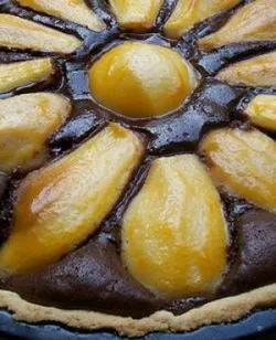 Csokoládés körtetorta – frissen, fényesen