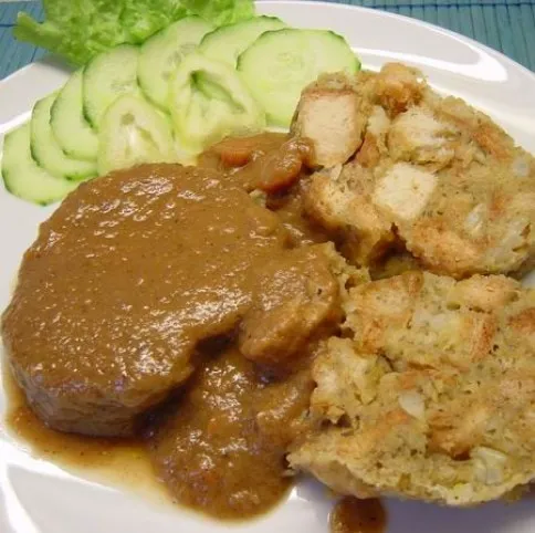 Rozsdás marhahús szalvétás gombóccal recept