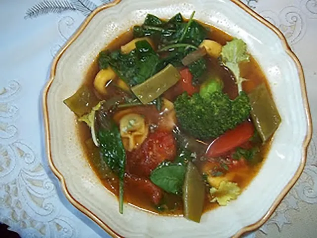 Rusztikus sonkás tortellini leves recept