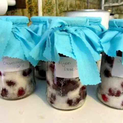 Nyers cseresznyebefőtt  recept