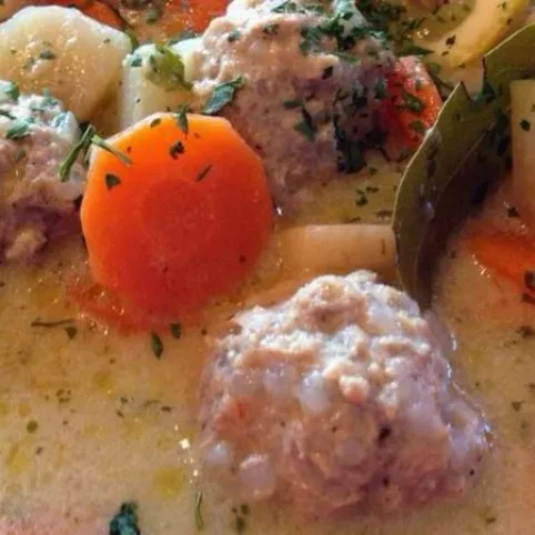 Erdélyi csorba húsgombóccal recept