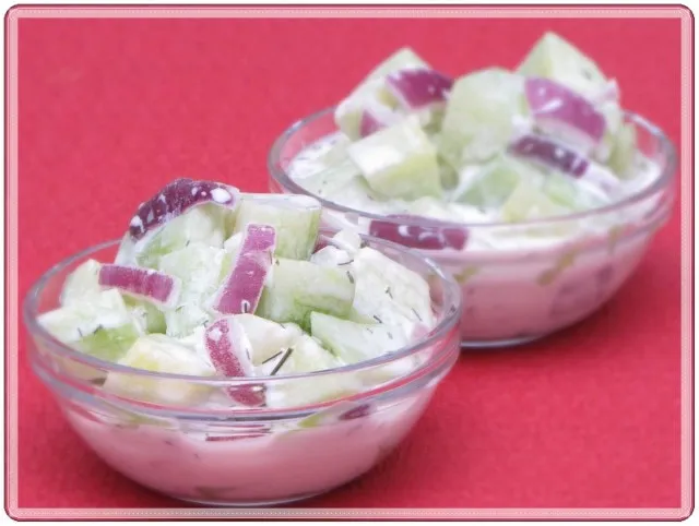 Balkáni fokhagymás, kapros uborkasaláta recept