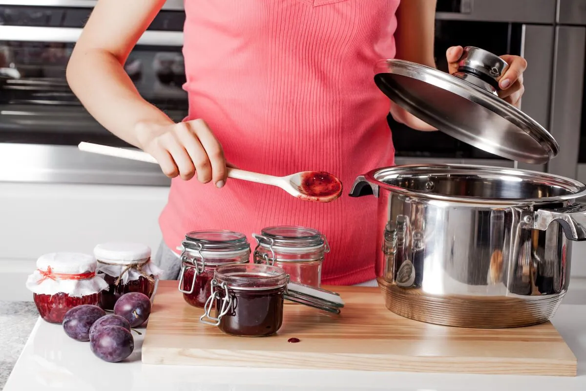 A befőzéshez mindenkor egészséges, ép gyümölcsöket, zöldségeket válasszunk (Shutterstock)