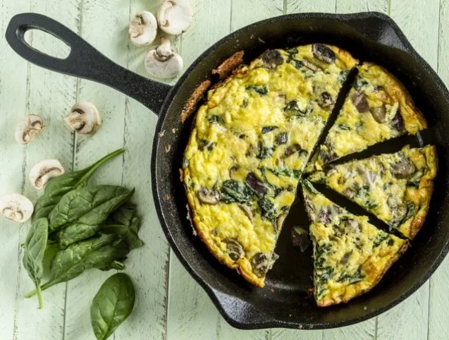 Spenótos-gombás frittata recept