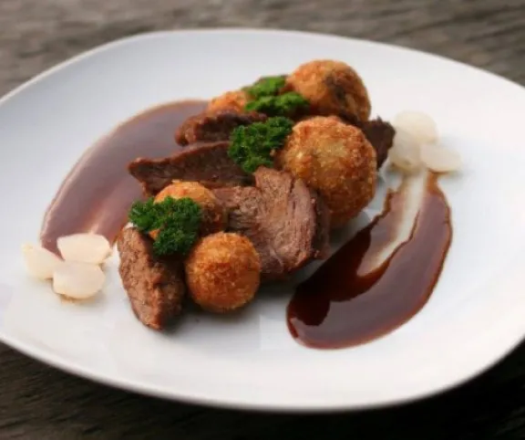 Őzsült erdei gombás rizskrokettel, galagonya ketchuppal recept