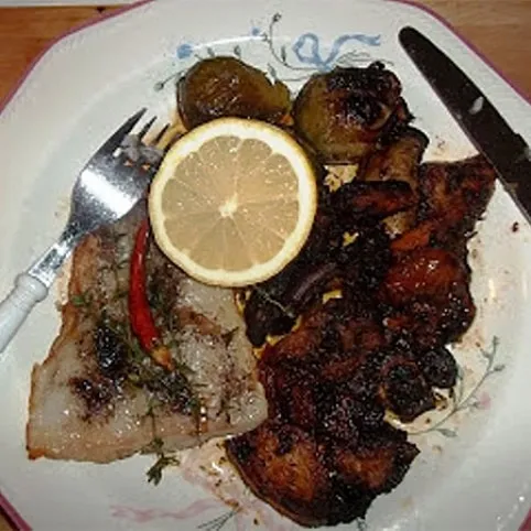 Grillezett pangasius édeskrumplival, zöldségekkel recept