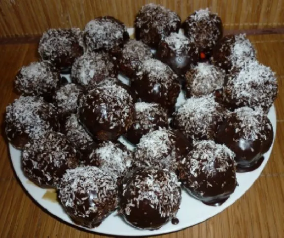 Rumos-kávés kekszgolyó recept