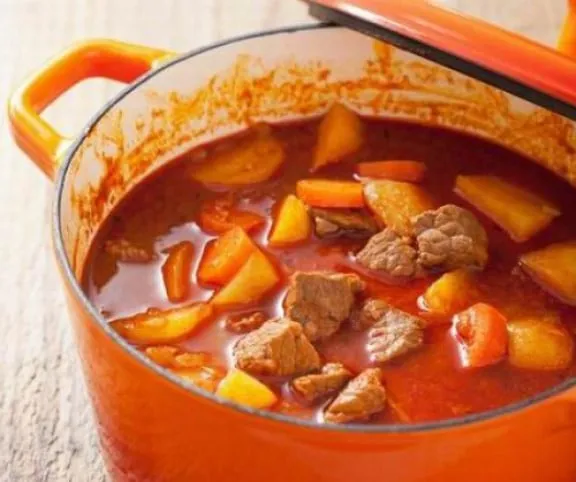 Alföldi gulyásleves csipetkével recept