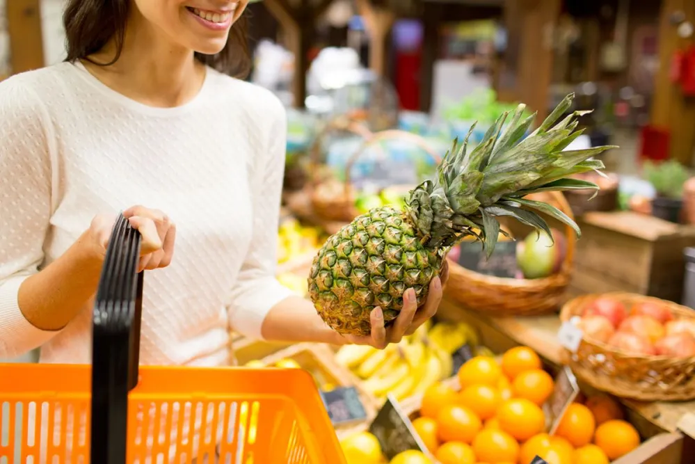 Csak a kemény, érett ananászt válasszuk /Fotó: Shutterstock