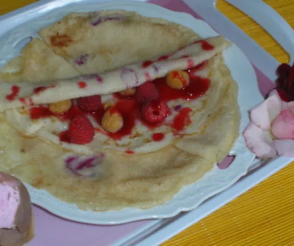 Palacsinta rózsás málnalekvárral töltve recept