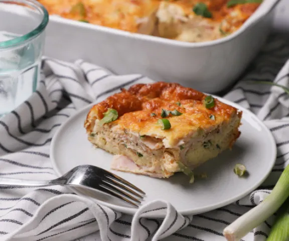 Csőben sült tojás sonkával és sok-sok sajttal recept