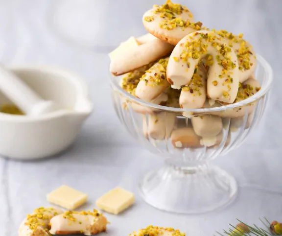 Mandulás kifli fehércsokimázzal recept