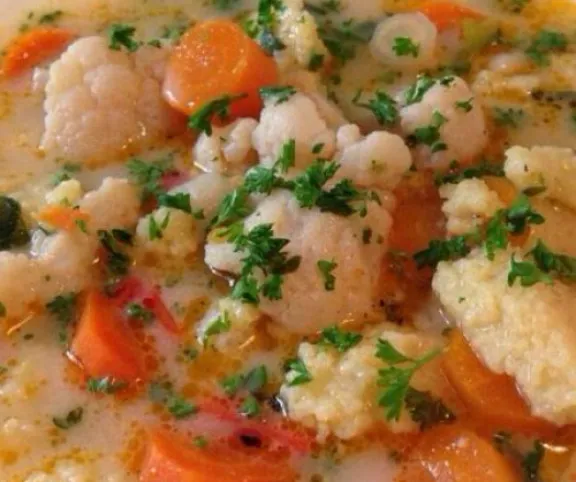 Karfiolleves grízgaluskával recept