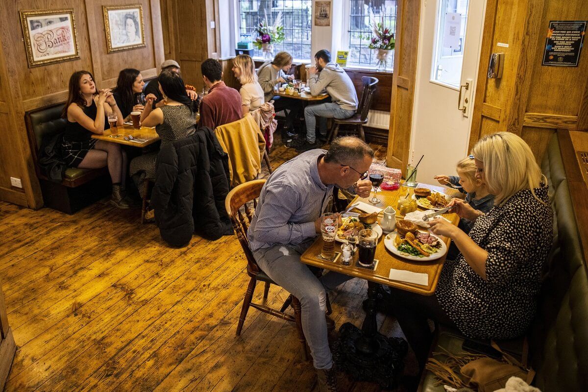 Akár négy évet is kell várni, hogy asztalt kapjunk a The Bank Tavernben /Fotó: Northfoto