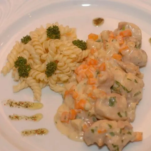 Nyúlsült tejszínes zöldségmártással recept